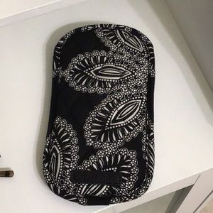 DOUBLE EYE GLASS HOLDER.